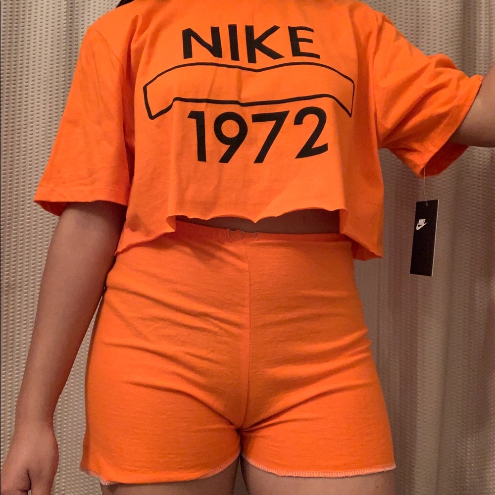 NIKE Matching Set - Picture 2 of 2